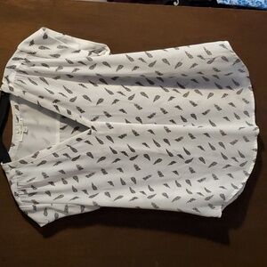 Fun2fun white v-neck blouse